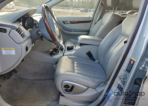 2006 Mercedes-Benz R 500 z USA, uszkodzony, nr VIN 4JGCB75E46A001803